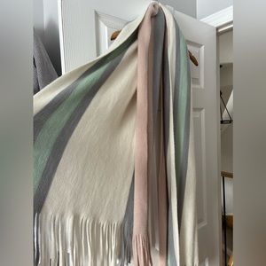 Steve Madden scarf 🧣